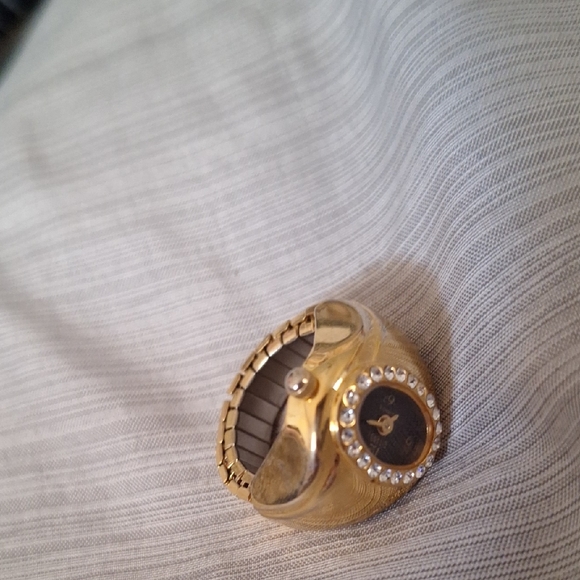 Belamy Elegant Gold Women´s Ring with Black Face